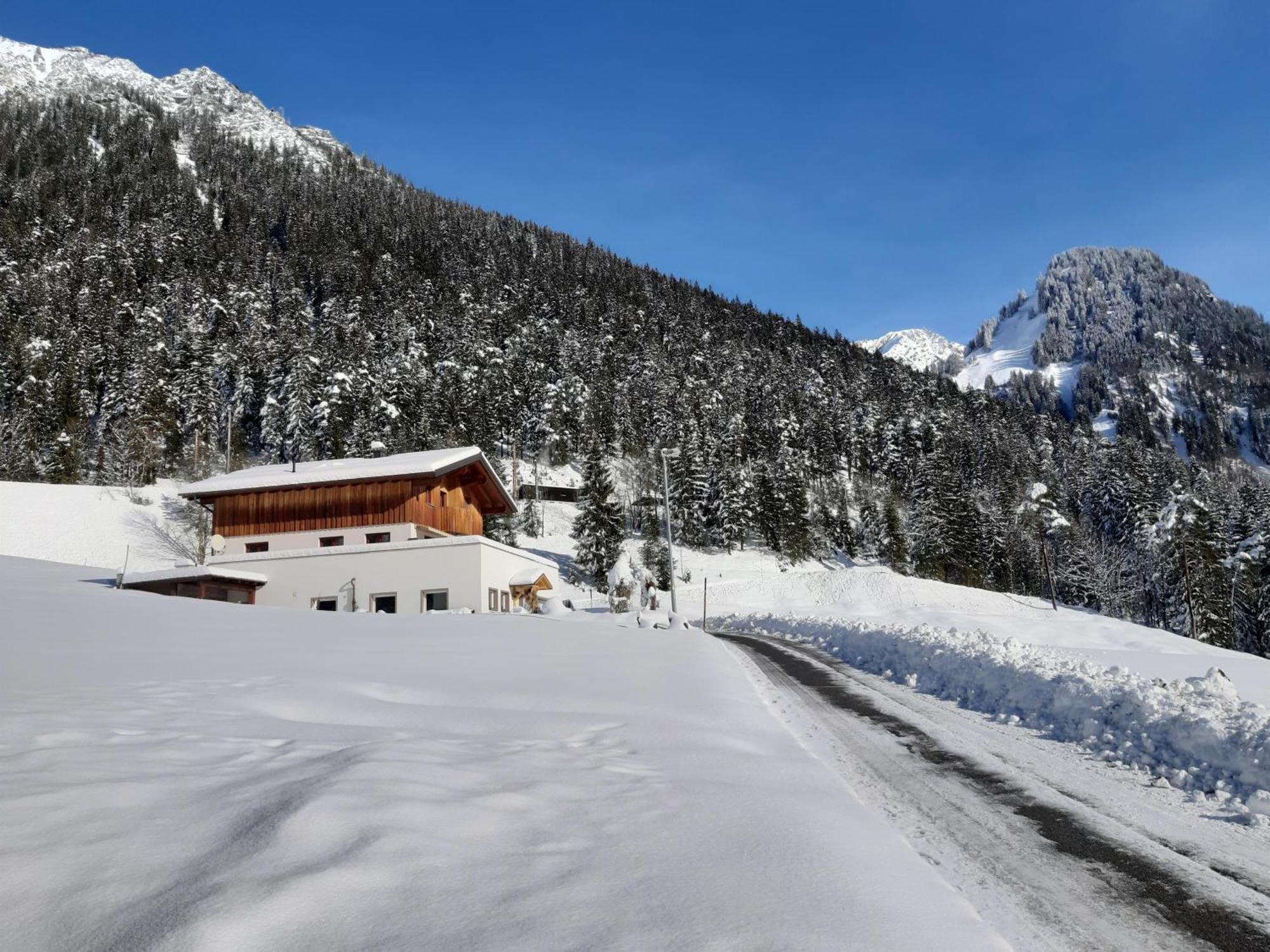 Haus Adrian Apartment Wald am Arlberg Exterior foto